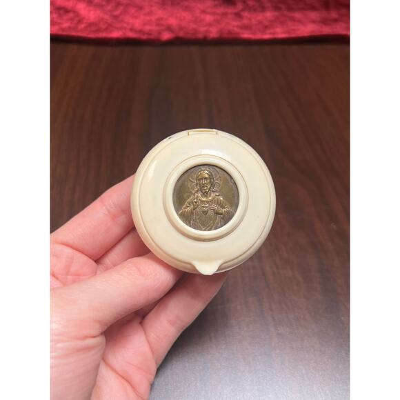 Vintage Trinket Box - Rosary Box - Brass Sacred Heart of Jesus - Hinged Lid - Picture 2 of 7